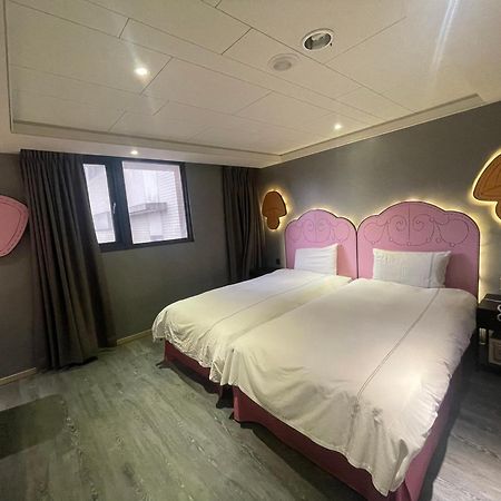雀客旅馆台中文心中清酒店 外观 照片
